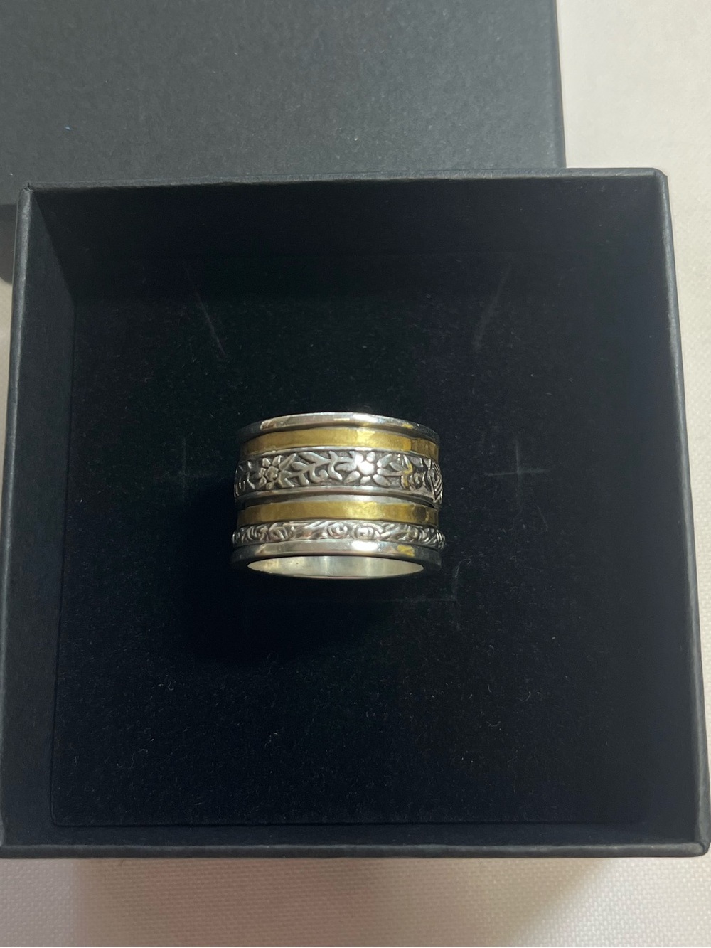 Silpada Sterling silver spinner ring. 925 THAI